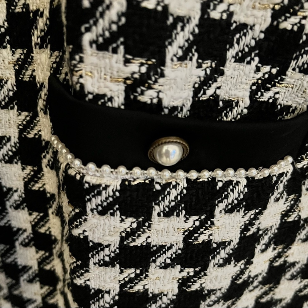 Chic Houndstooth Coat with Pearl Buttons - Picture 3 of 5